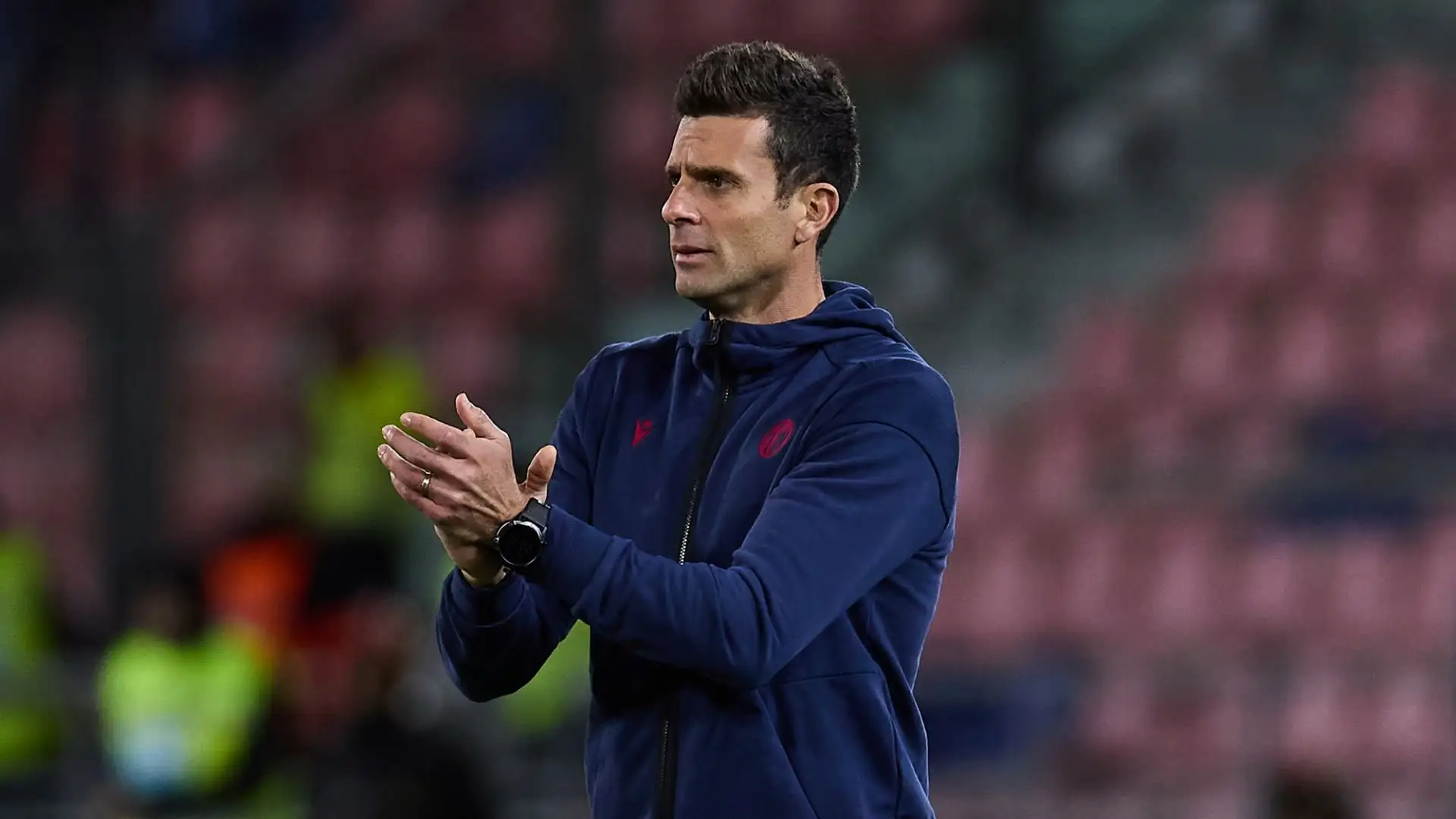 Thiago Motta a Milano potrebbe portare Zirkzee, uno degli obiettivi di mercato dei rossoneri