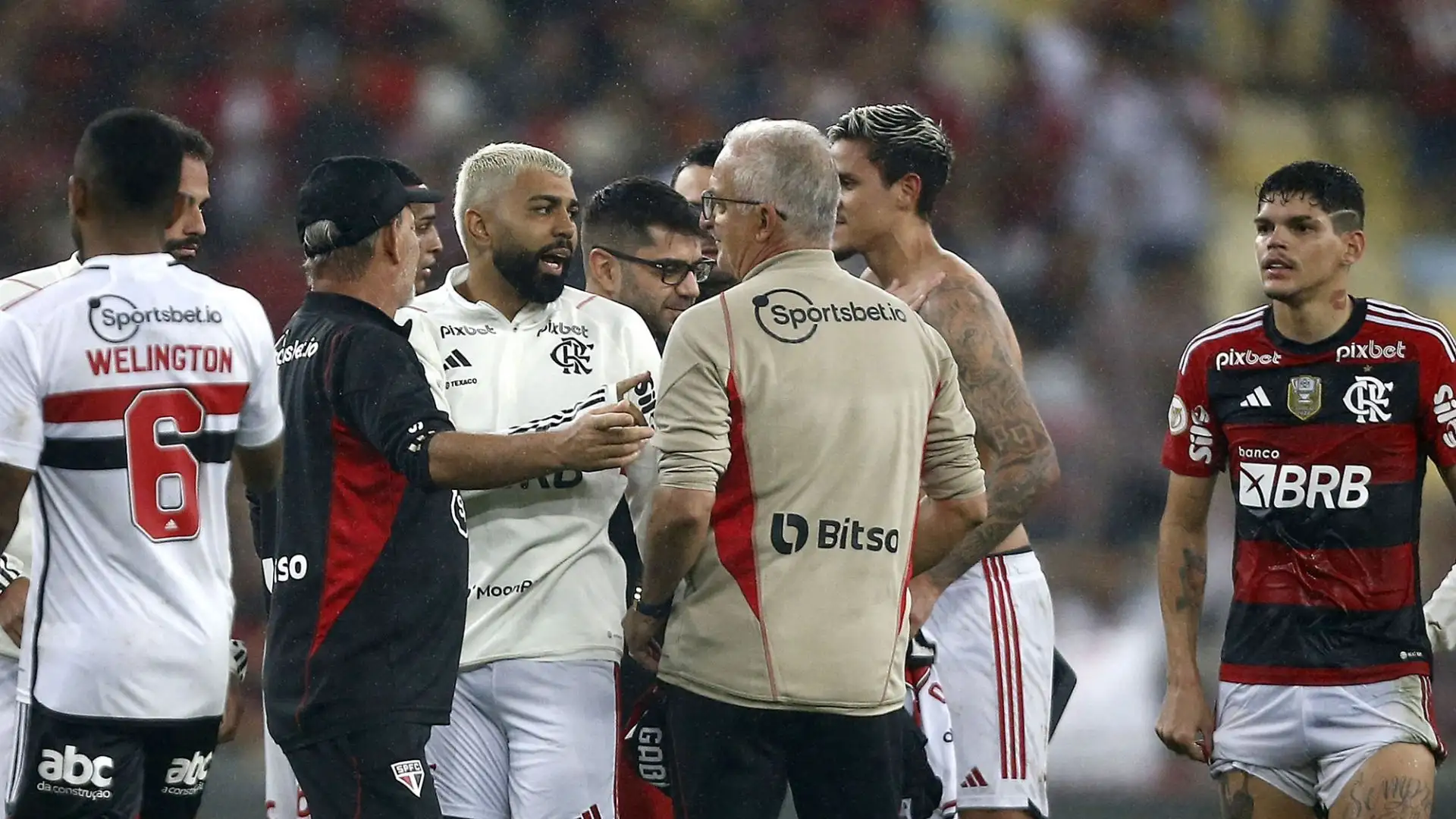 Negli ultimi cinque anni nel club rubronegro ha messo a segno 153 reti in 258 partite