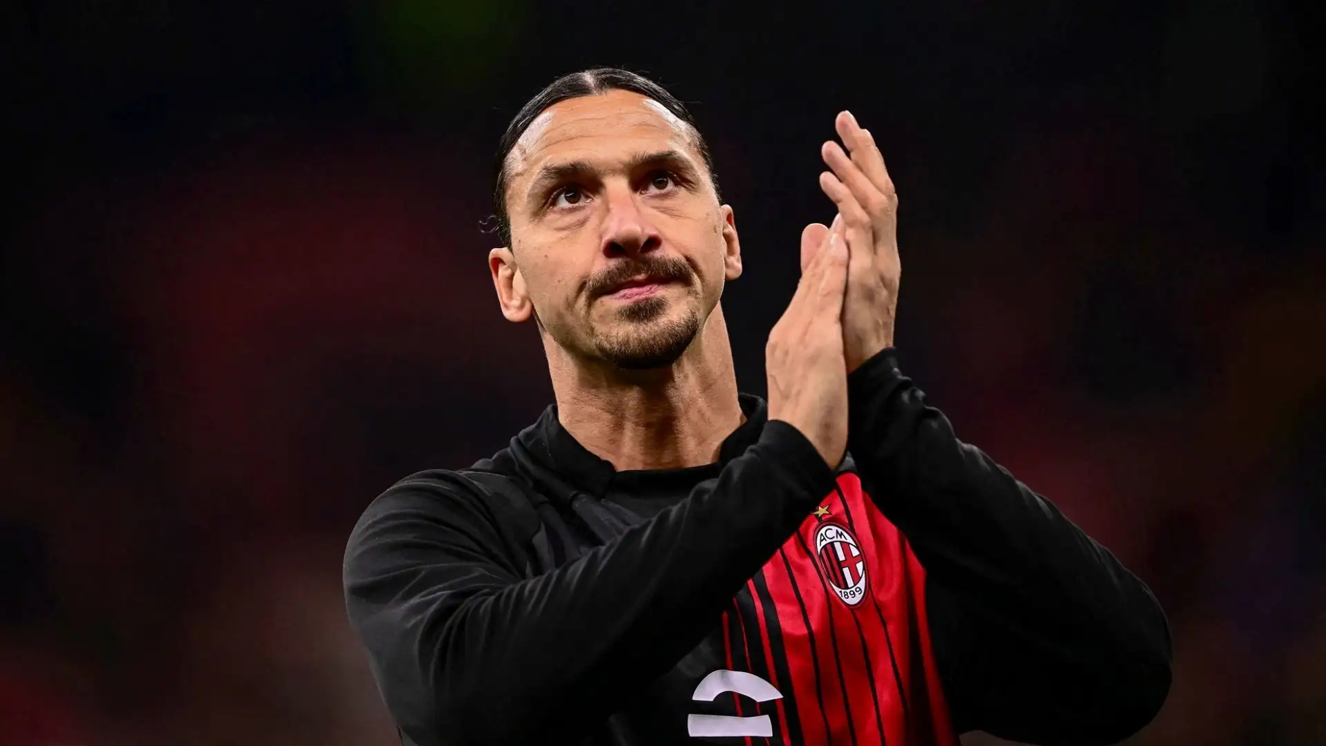 L'ex attaccante svedese, che ha detto addio al calcio a giugno, è pronto a tornare per dar man forte a Stefano Pioli e ai rossoneri