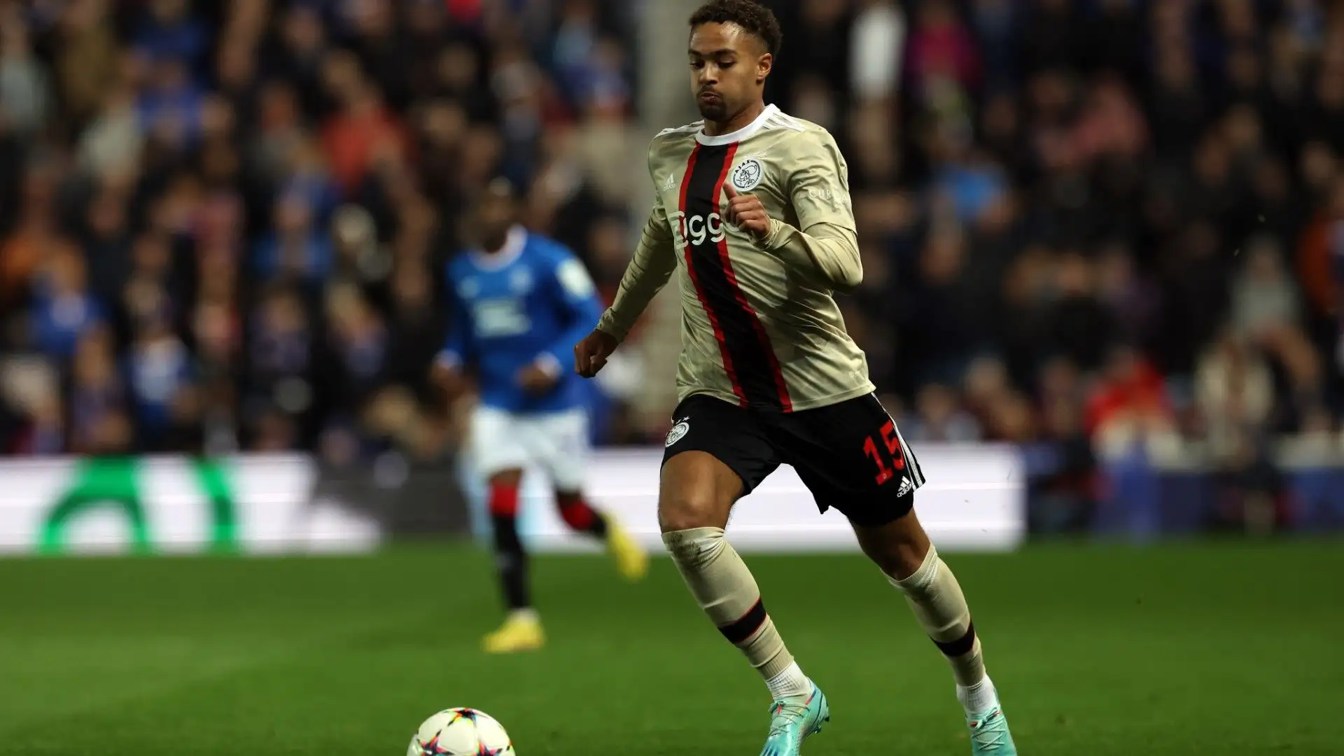 Devyne Rensch piace al club rossonero
