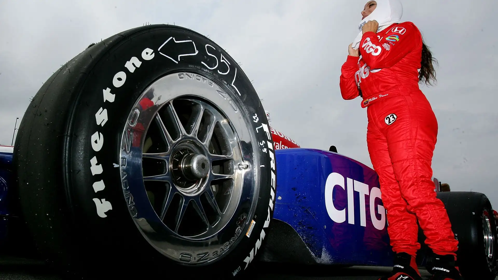 Dal 2004 uno ha gareggiato a tempo pieno nella serie Rolex Grand-Am