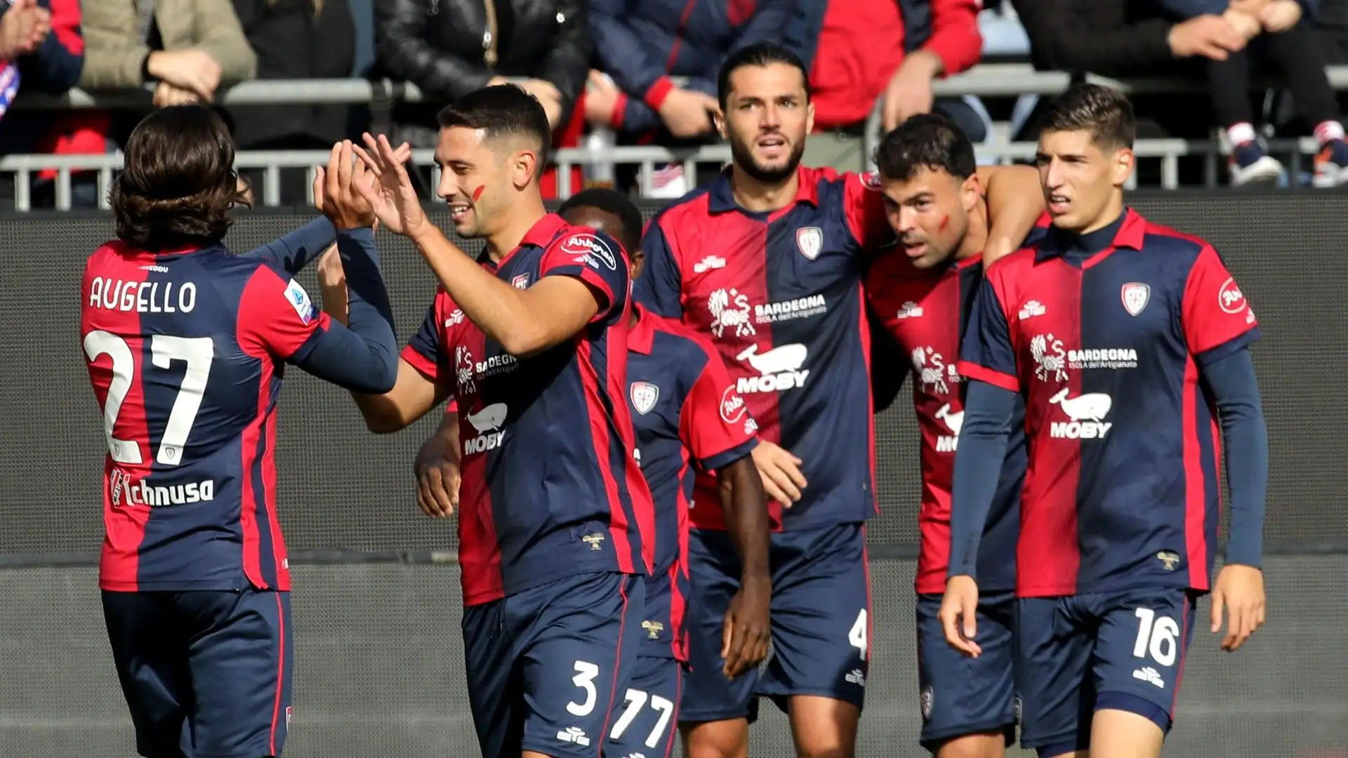 Dossena ha portato avanti il Cagliari al 10'