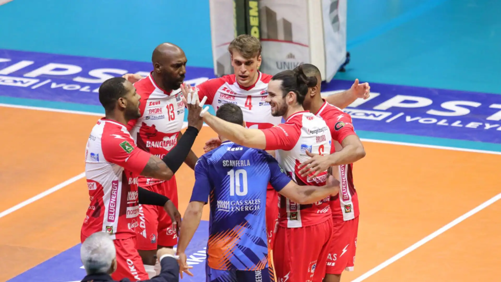 Piacenza ha portato a casa due set ma nel finale ha sbagliato troppo.
