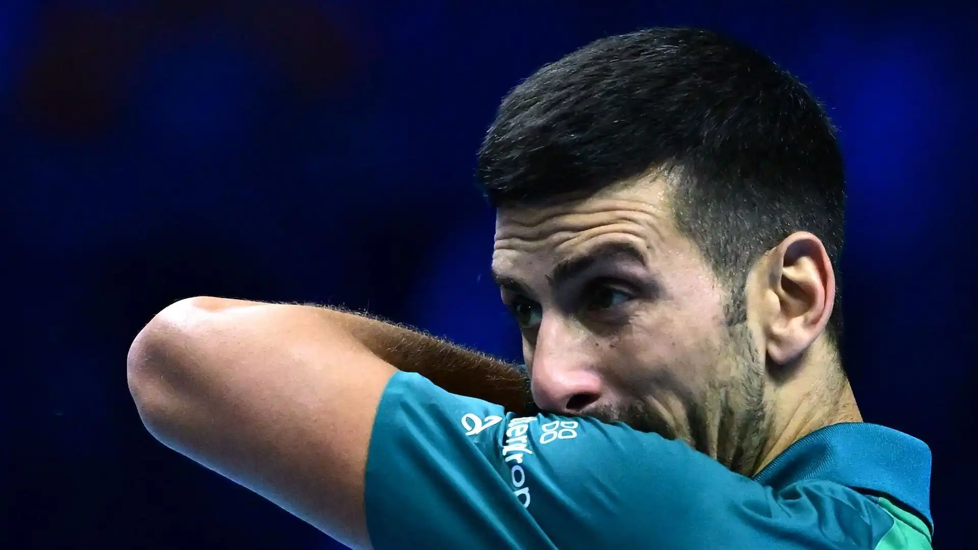 ATP Finals, Novak Djokovic batte Hubert Hurkacz ma non è più padrone del proprio destino