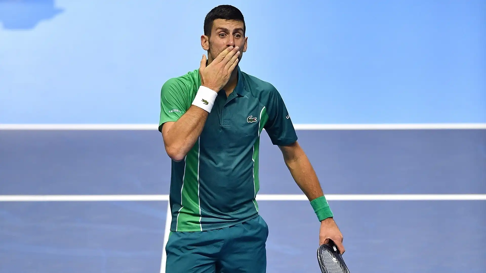 Novak Djokovic riabbraccia i bambini e scherza: “Spero di non avere problemi a Belgrado!”