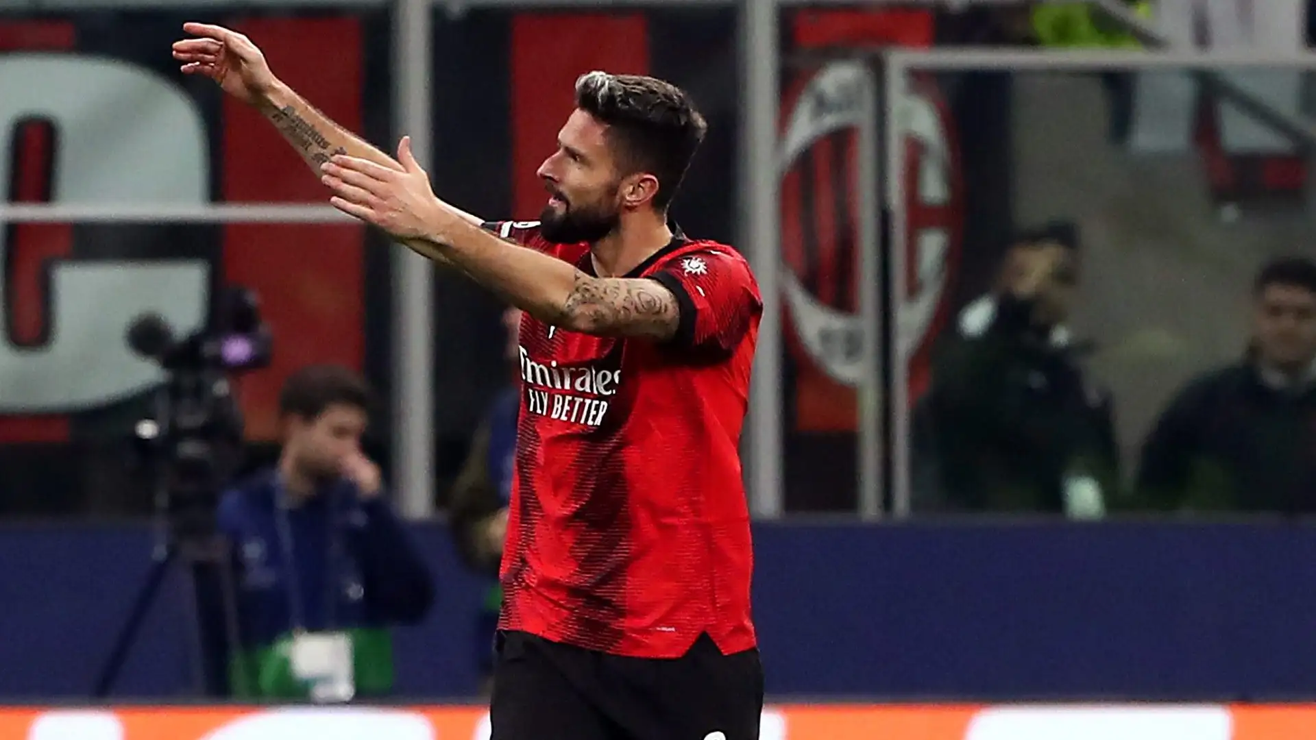 Olivier Giroud è molto importante con il Milan e non ci dovrebbero essere intoppi per il rinnovo
