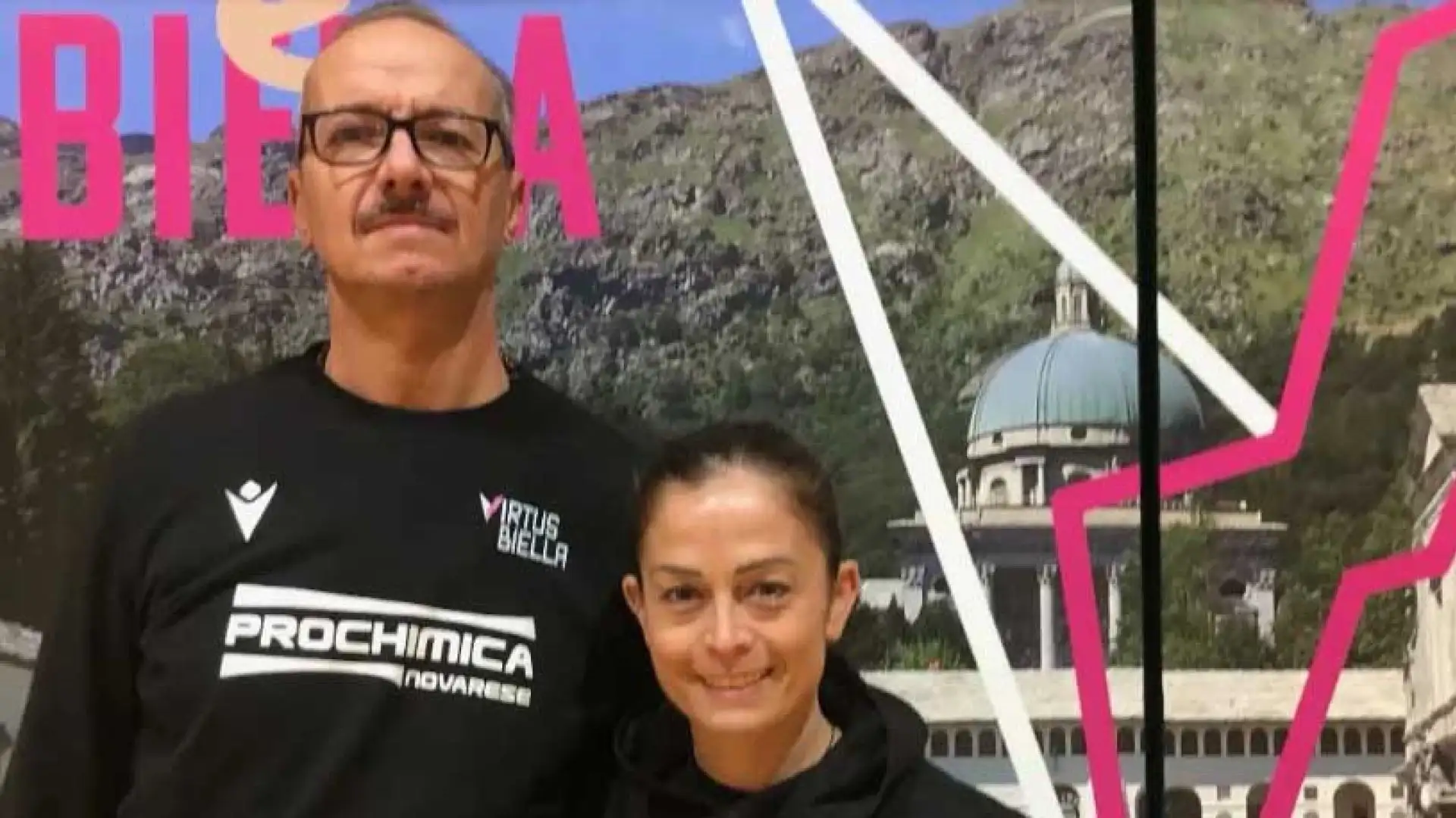 Cardullo ha fatto il suo esordio nella serie A2 nel 1999, indossando la maglia dell'Agil Volley. L'anno successivo, la società viene promossa in A1 (diventerà poi Asystel Novara), dove la talentuosa atleta ha continuato a farsi notare in tutti i campionati successivi.