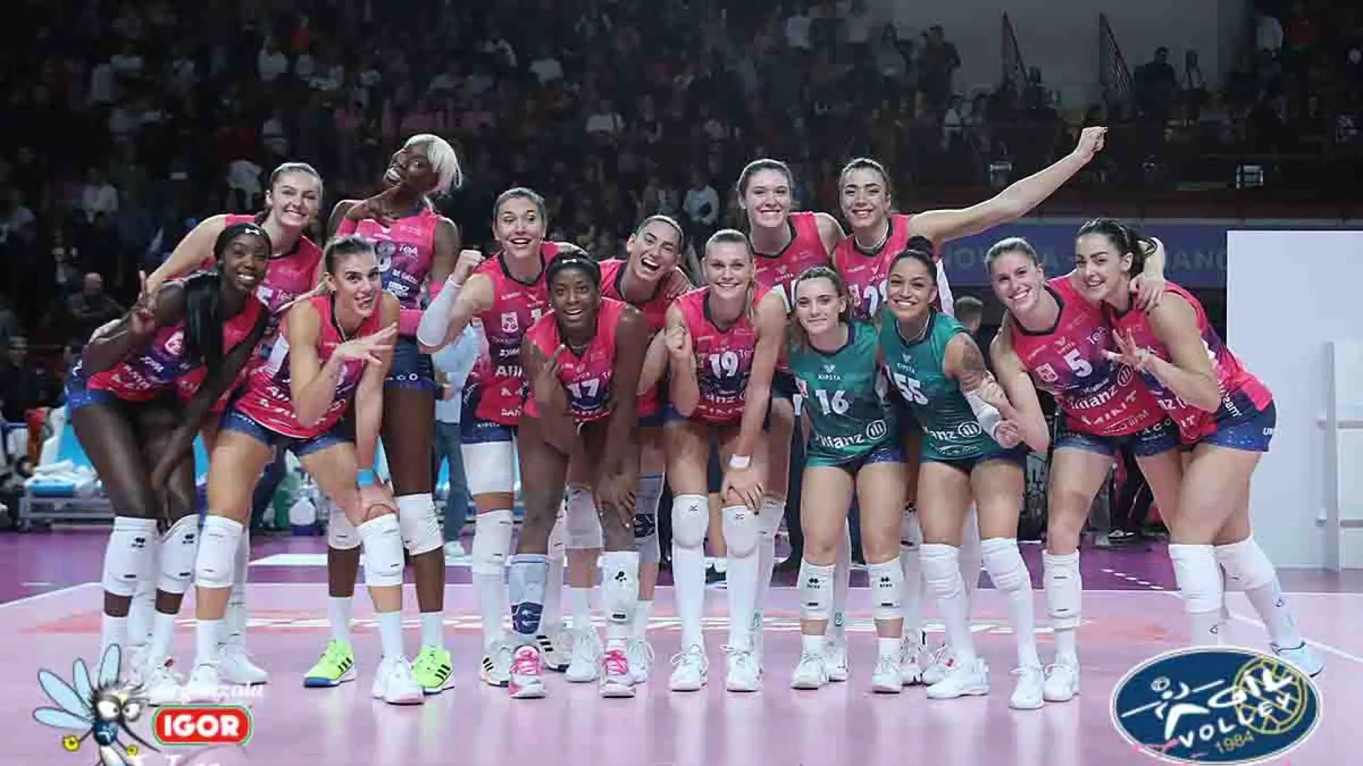 Nel confronto tra Igor Gorgonzola Novara e Allianz Vero Volley Milano, è stata l'abituale Paola Egonu a prendersi tutti i meriti, con attacchi precisi e una prestazione eccezionale nel quarto set, dove ha determinato il risultato finale con 30 punti personali.