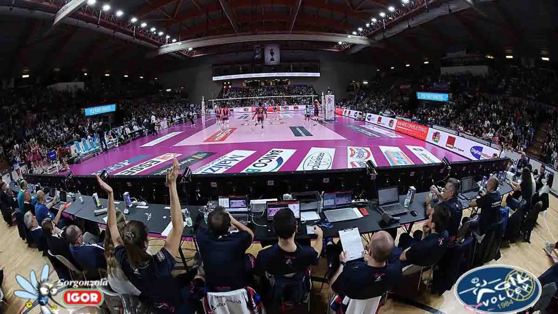 Nonostante la difficoltà incontrata da Caterina Bosetti e l'ex Anna Danesi, Novara è uscita dallo scontro diretto con un risultato deludente. La classifica, tuttavia, non è compromessa, con il vantaggio di avere un turno in più rispetto alle altre squadre di top.
