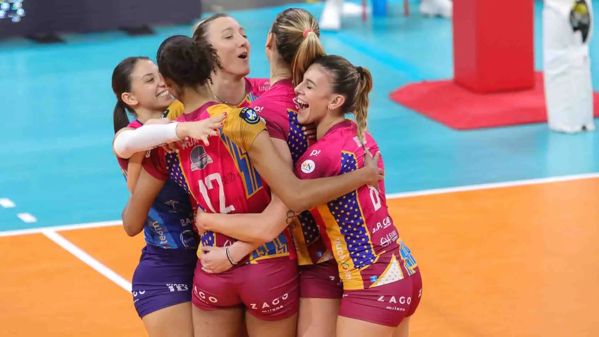 La presenza di Kara Bajema, Nika Daalderop e Jordan Thompson, tutte grandi giocatrici, rendono la partita ancora più intrigante. 