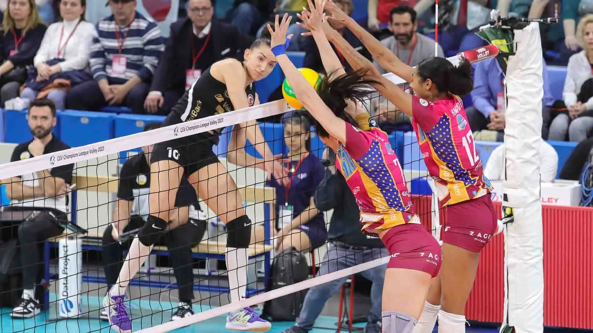 Dopo aver superato con successo Jedinstvo Stara Pazova e Volley Mulhouse Alsace, il Consorzio è pronto ad affrontare il VakifBank Istanbul in Turchia alle ore 17.30 italiane.