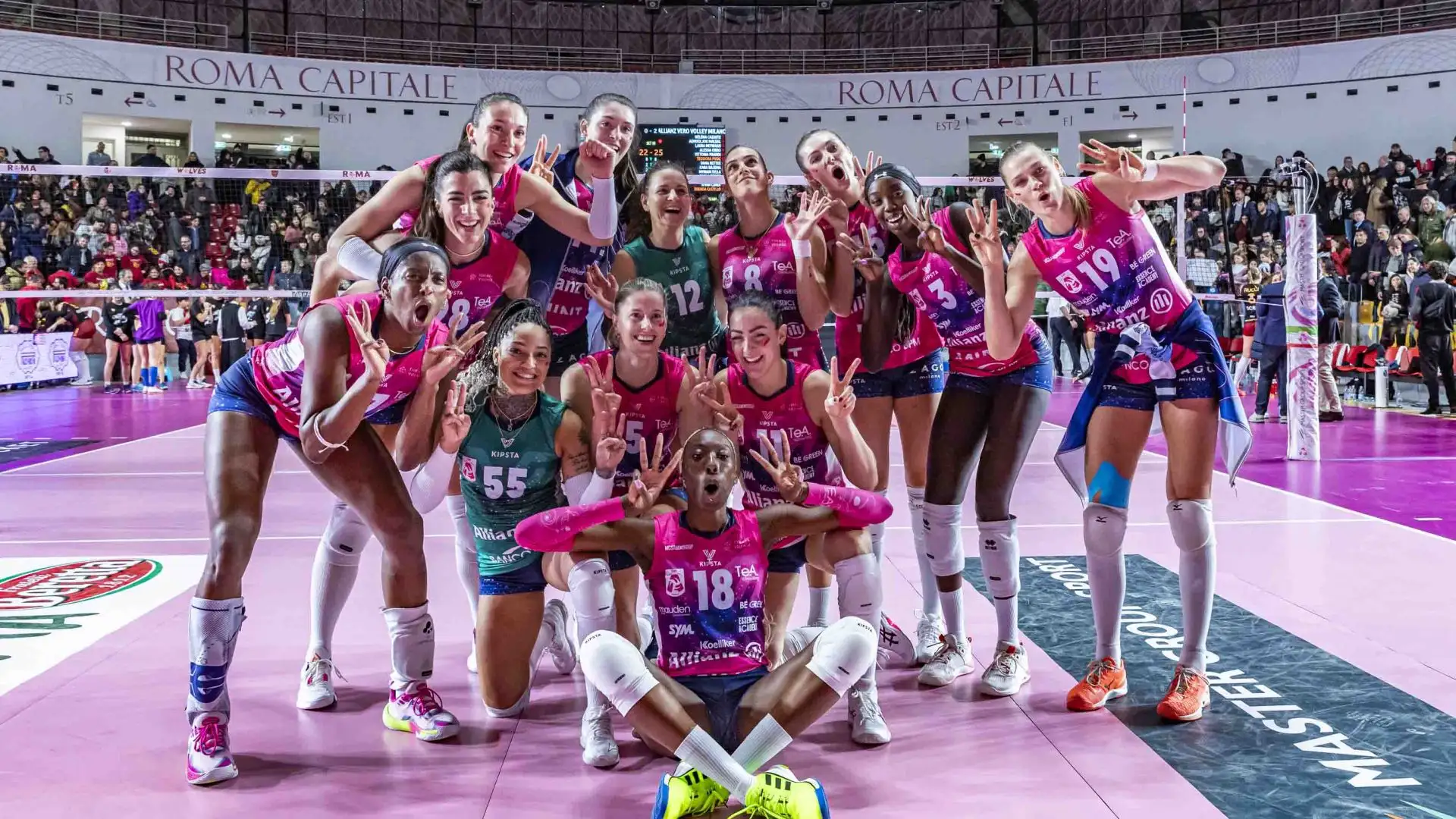 Ha gestito al meglio le energie delle sue atlete, mantenendo un approccio professionale e deciso.