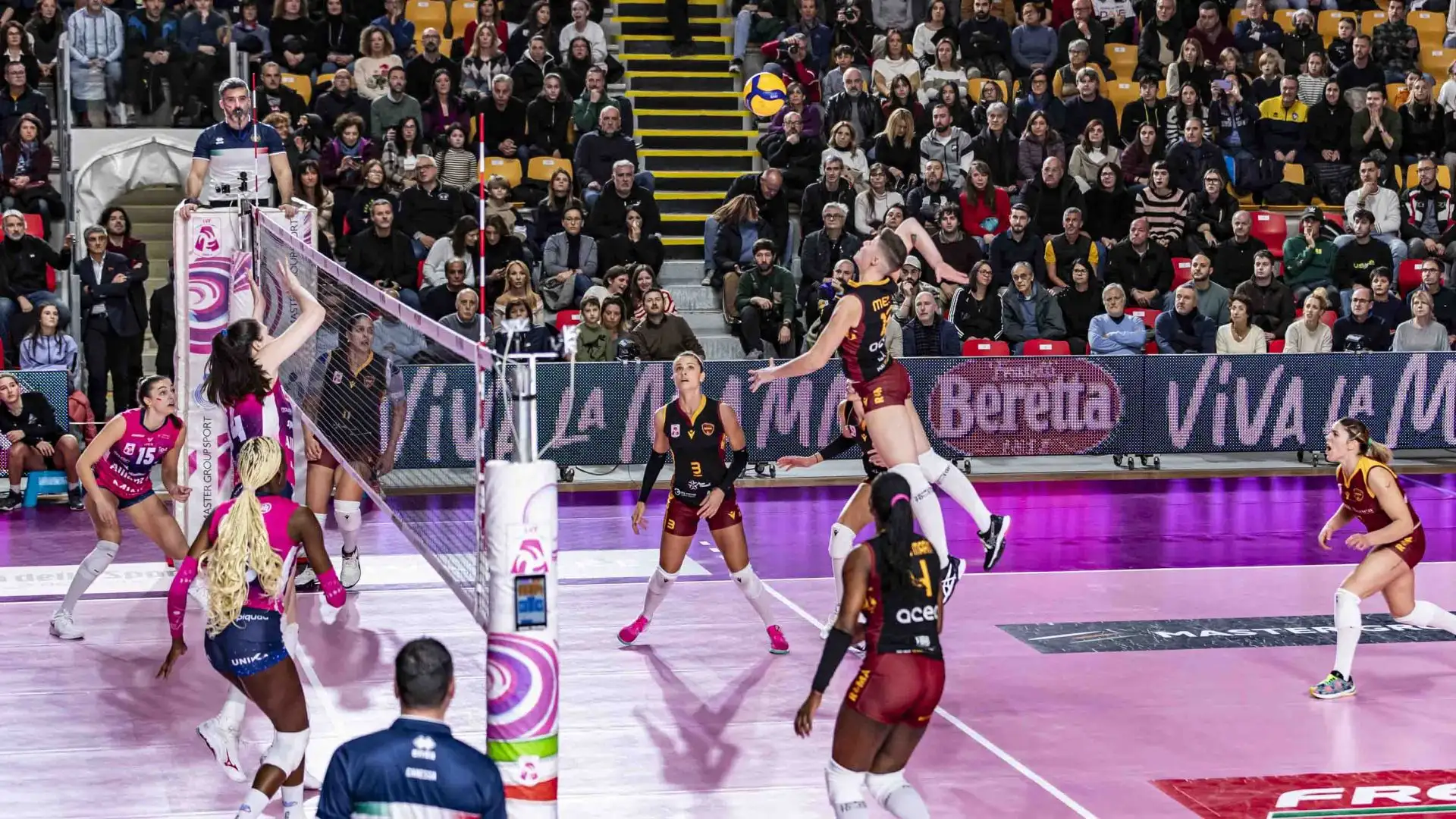 Nel match tra Roma Volley Club e Allianz Vero Volley Milano, la partita si è conclusa con un risultato di 0-3 (21-25, 18-25, 22-25).