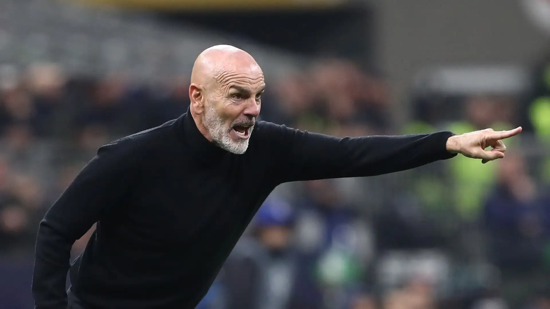 Gli uomini di mercato rossoneri stanno riflettendo su alcune possibili cessioni per facilitare i colpi in entrata