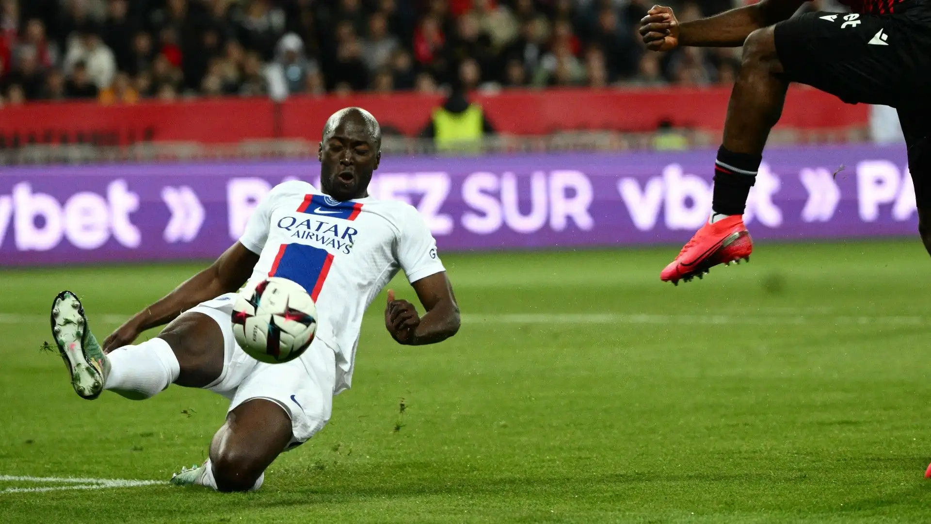 Con il PSG ha finora collezionato 133 partite, 9 gol e 2 assist