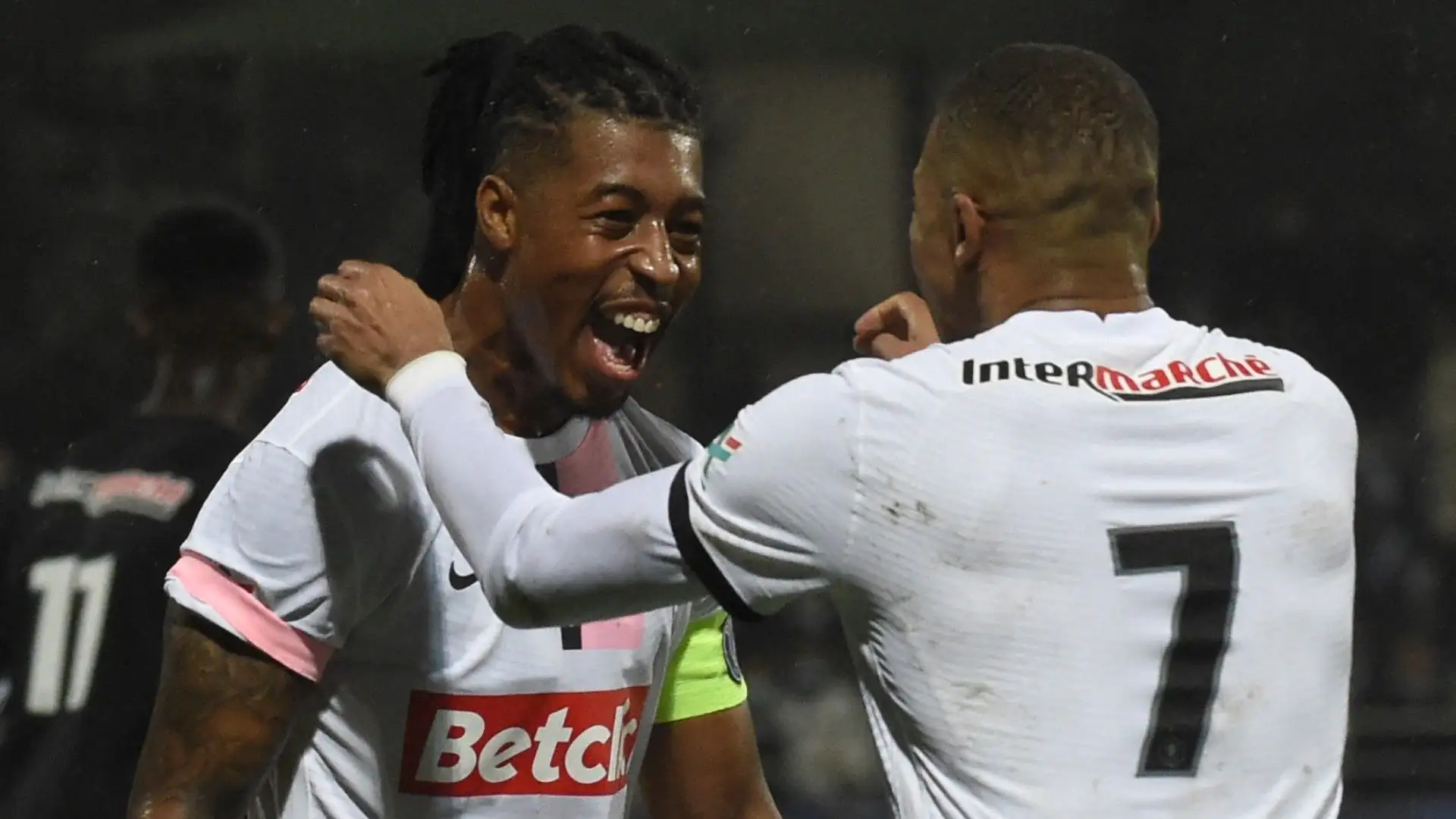 Sembra che il club parigino non sia totalmente convinto di voler prolungare l'accordo

