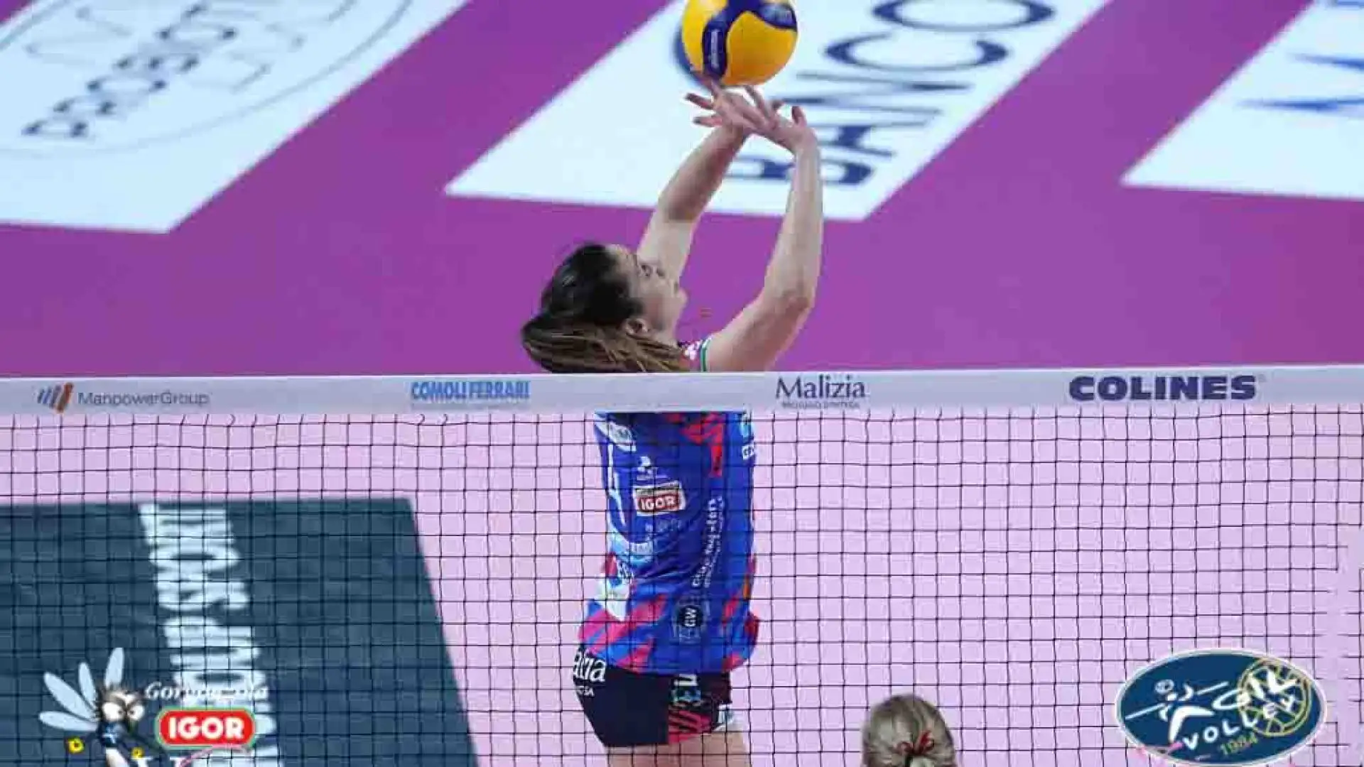 La FIVB introdusse il rally point system nel 1998, aggiungendolo poi al regolamento dal 2000.
