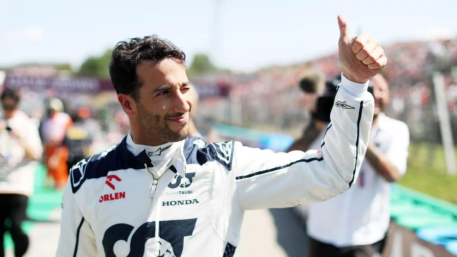 Christian Horner spaventa Sergio Perez: “Ricciardo eccezionale”