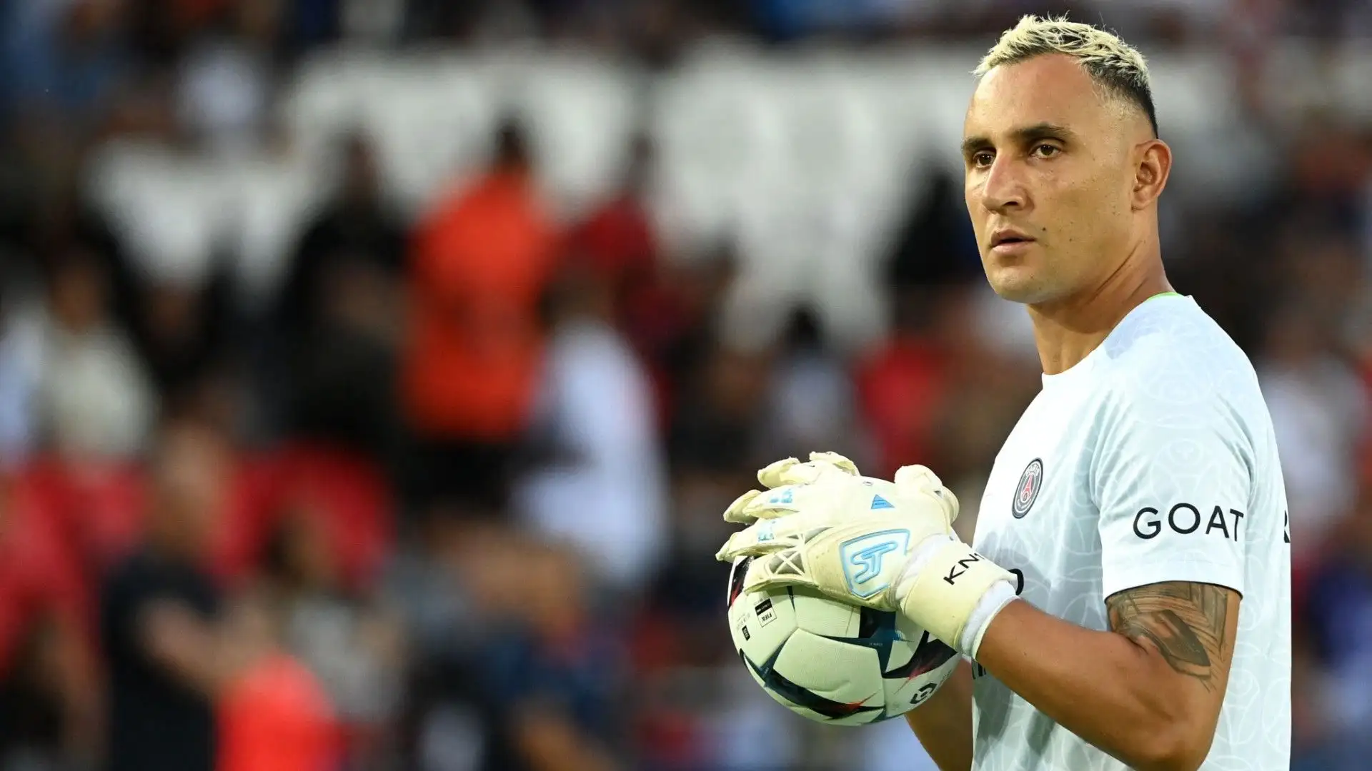 Il portiere ex Real Madrid vuole giocare con maggiore continuità ma con Donnarumma è impossibile
