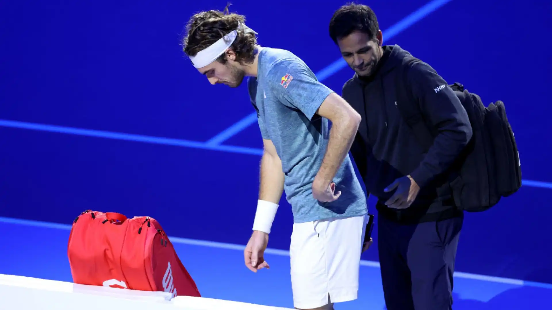 ATP Finals, clamoroso Tsitsipas! Esce tra i fischi contro Rune