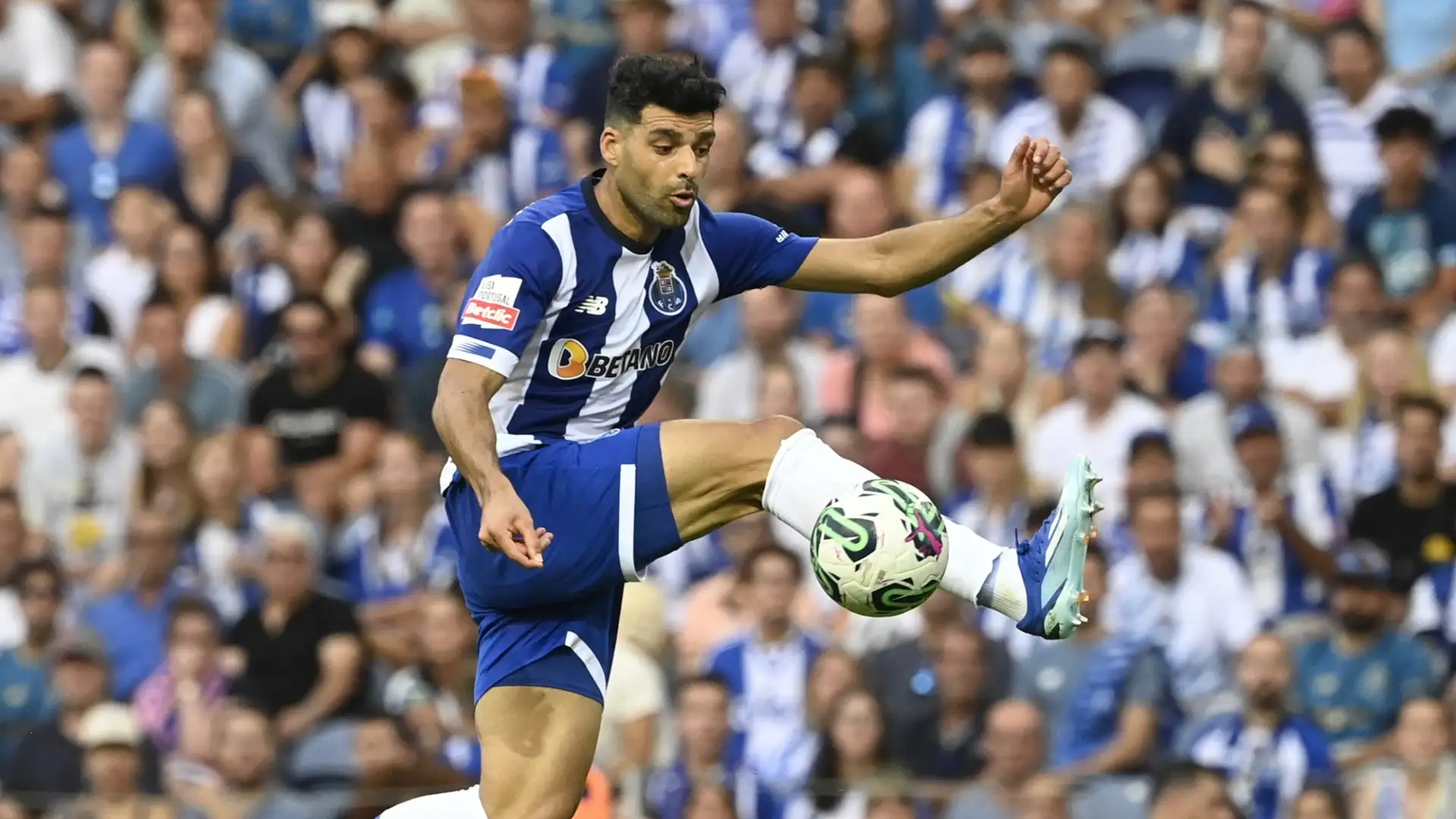 Mehdi Taremi: la pista per l'iraniano in scadenza di contratto con il Porto al momento non è calda dopo i problemi incontrati con gli agenti durante l'estate