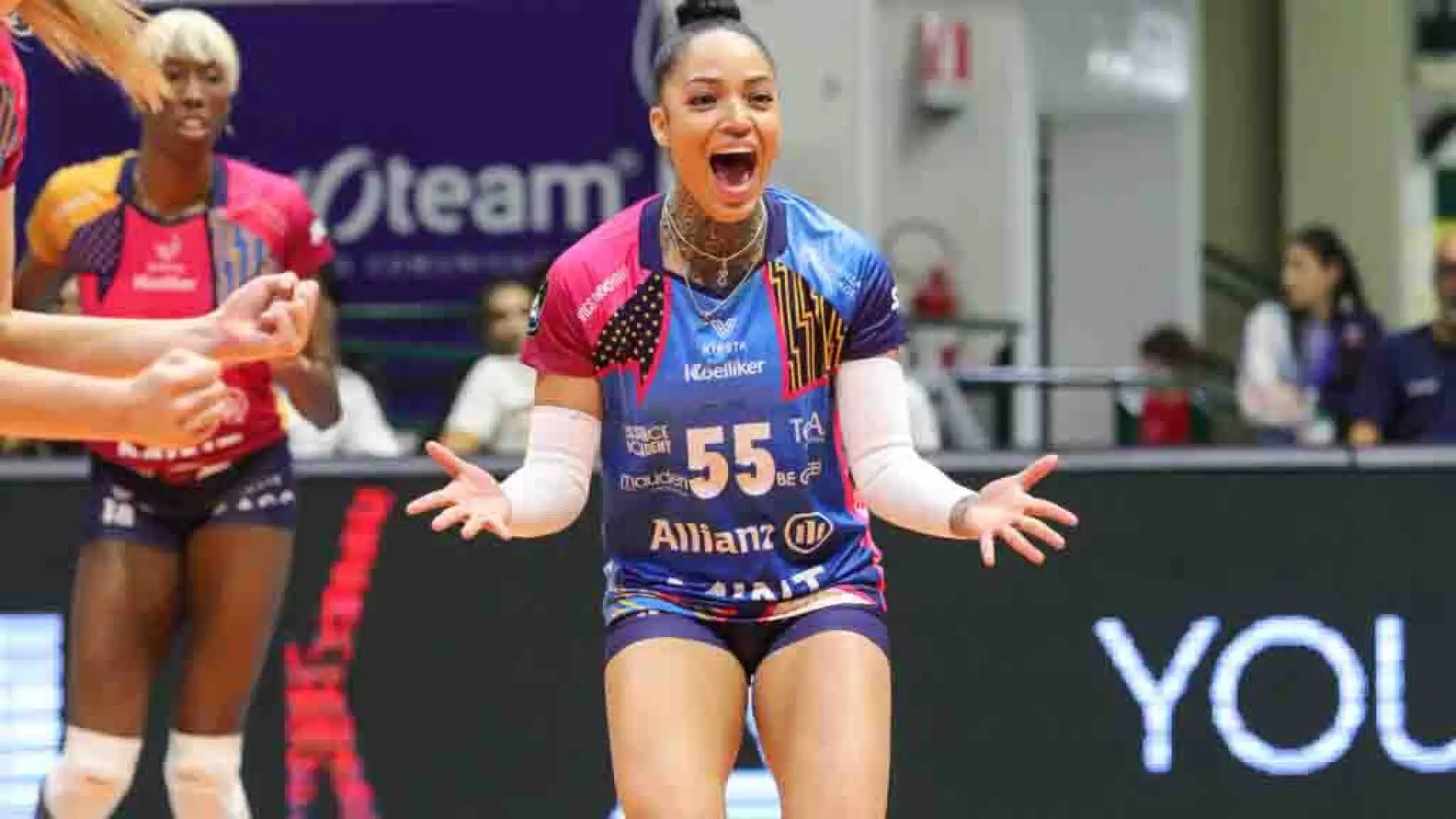 La titolare resta Brenda Castillo.