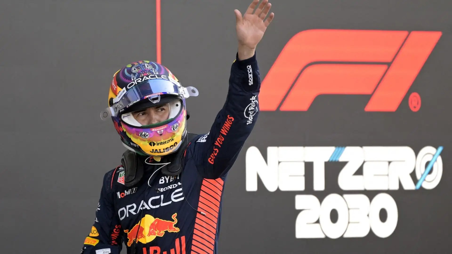 Ora il suo secondo posto nella classifica piloti è fortemente minacciato da Lewis Hamilton
