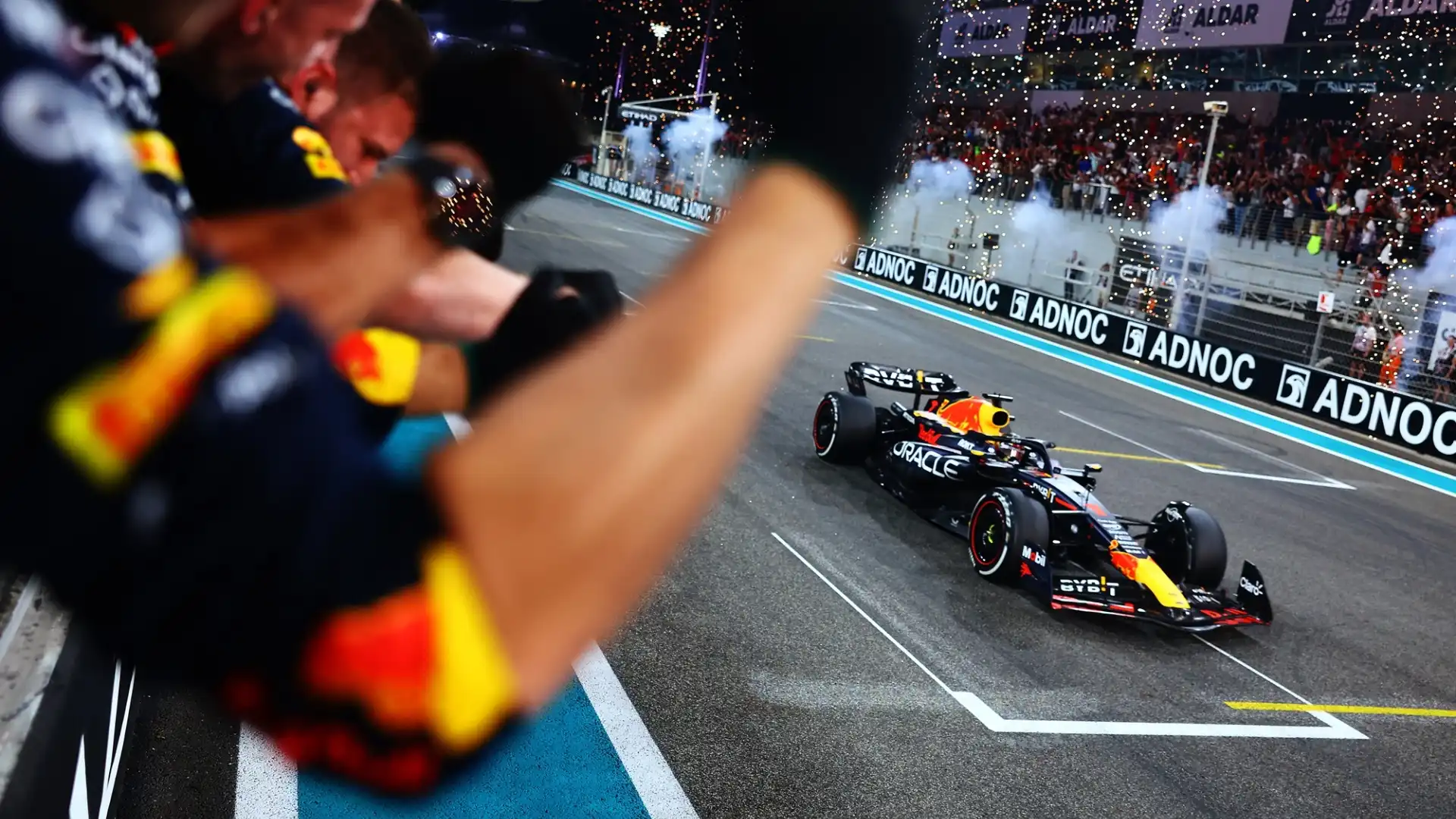 F1 GP Abu Dhabi: Verstappen chiude da dominatore, ottimo Charles Leclerc