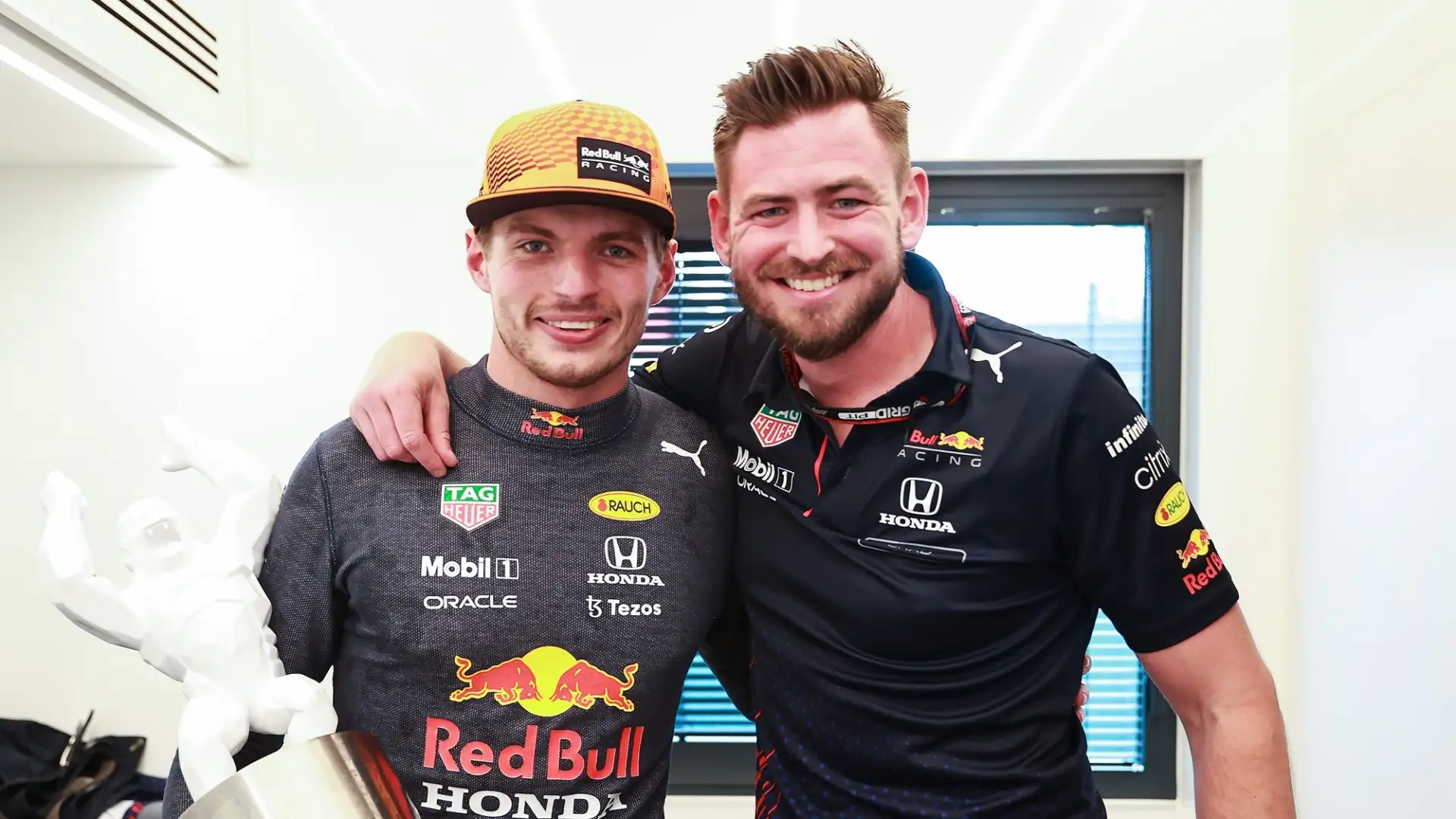 Il pilota della Red Bull ha annunciato l'addio al personal trainer Bradley Scanes
