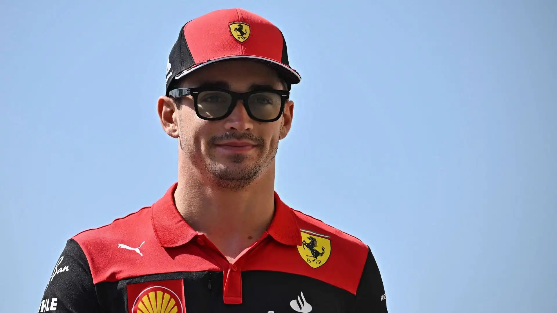 Charles Leclerc suona il pianoforte da quando aveva 6 anni e ogni tanto posta qualche sua performance su Instagram
