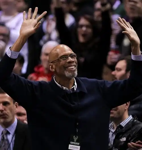 Abdul-Jabbar vende tutto per beneficenza