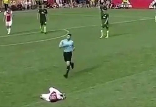 Ajax, paura in campo per Abdelhak Nouri