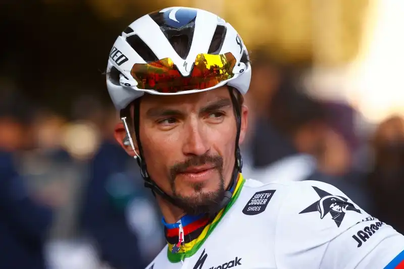 Julian Alaphilippe pronto a restituire il favore a Remco Evenepoel