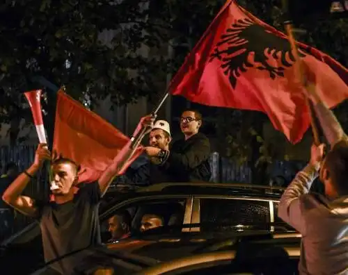 Albania, Medaglia d’Onore a De Biasi