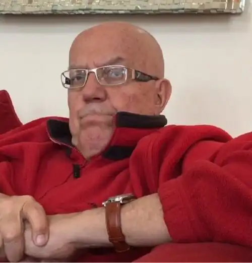 Folla enorme per l’addio ad Alberto Bucci
