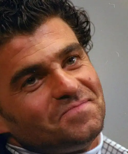 Buon compleanno Alberto Tomba: 57 anni di eccellenza nello sci. Le foto