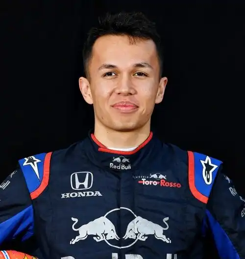 Alex Albon resta sulla graticola