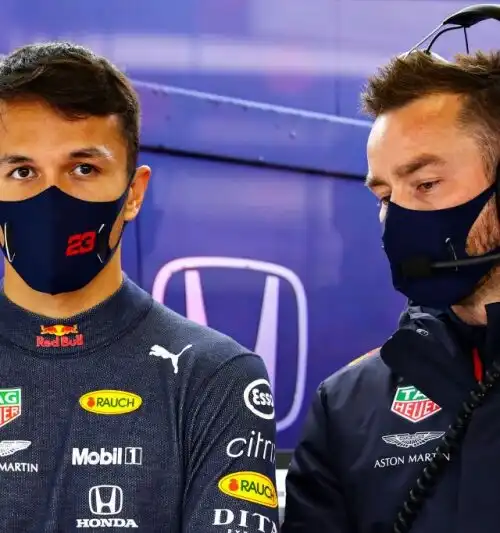 F1, per Alex Albon ora si fa dura