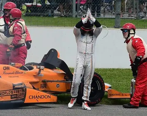 Indianapolis, maledizione Honda per Alonso: ritirato