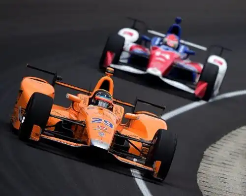 Alonso a Indianapolis, speciale su Sky