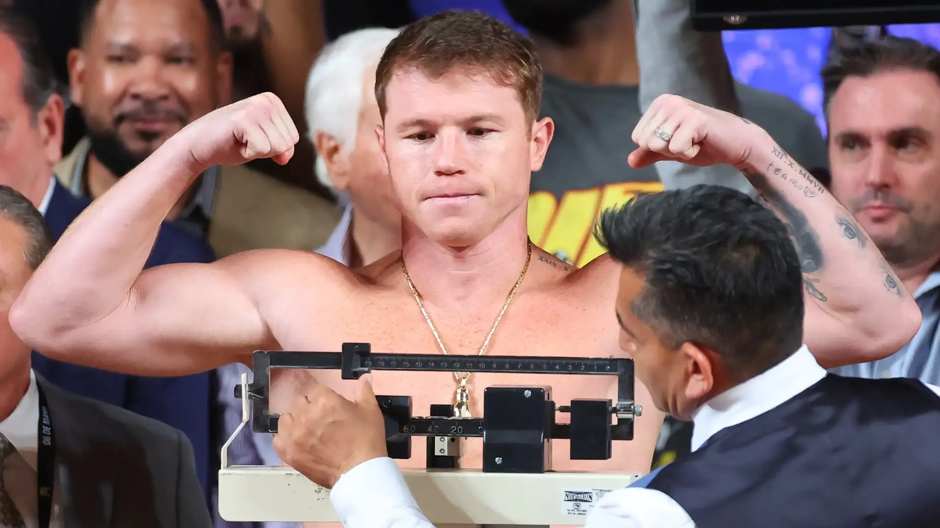 Canelo Alvarez (Pugilato). Contratto da 365 milioni di dollari, firmato nel 2019 con le organizzazioni WBA e WBC, valido cinque anni