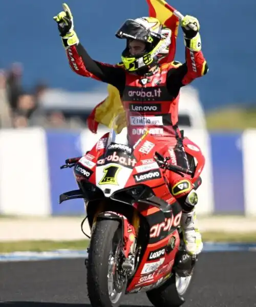 Superbike, Alvaro Bautista fa tripletta in Australia