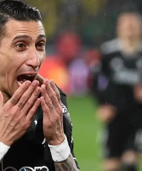 Angel Di Maria devastante: torna a casa con il pallone. Le foto