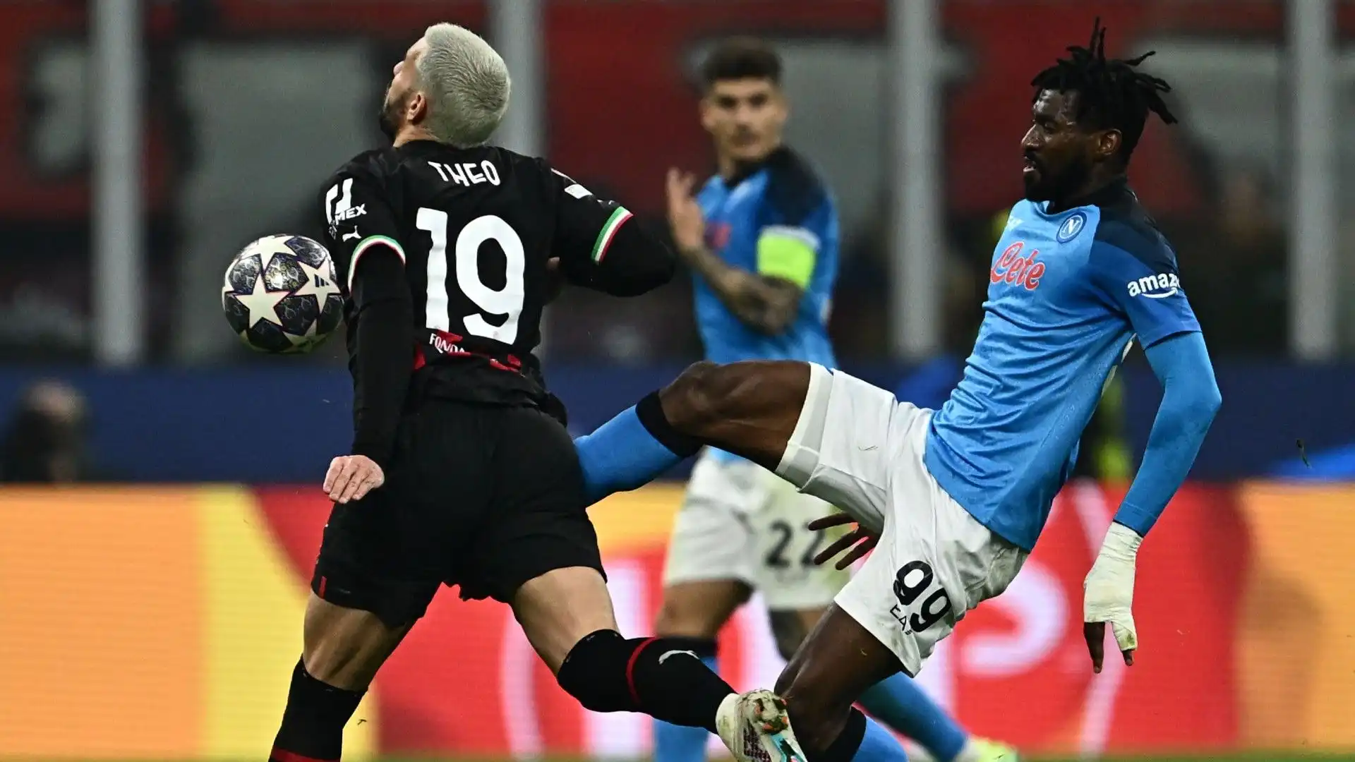 Anguissa si scusa dopo l'espulsione contro il Milan: le foto