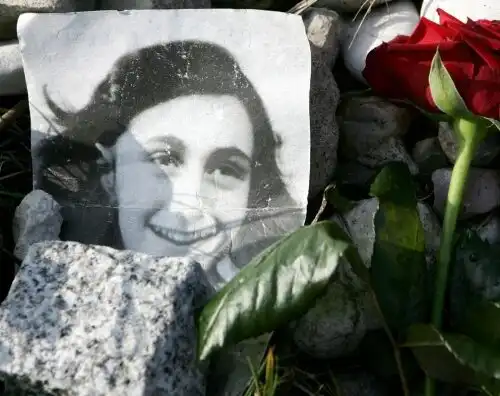 Anna Frank, solo una multa per la Lazio
