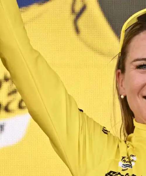 Annemiek van Vleuten è una gioia per gli occhi. Le foto della vincitrice del Tour femminile