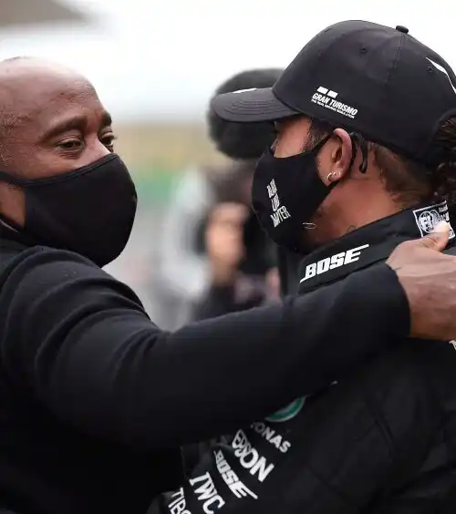 Rinnovo Lewis Hamilton: parla solo papà Anthony