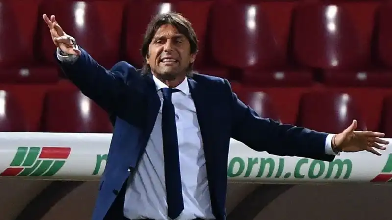 Conte: “Cerco giocatori per il mio calcio”