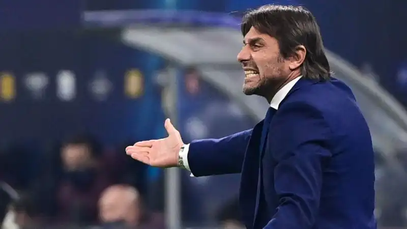 Un collega stronca Antonio Conte: “Piange sempre”