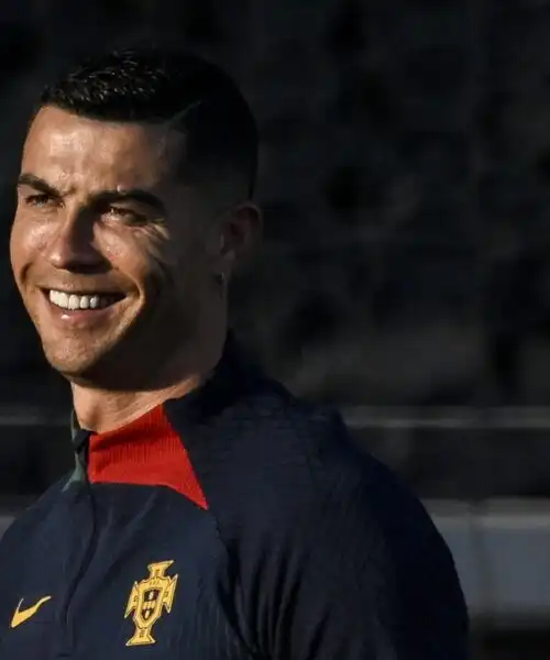 Cristiano Ronaldo si allena e ride con il Portogallo: le foto